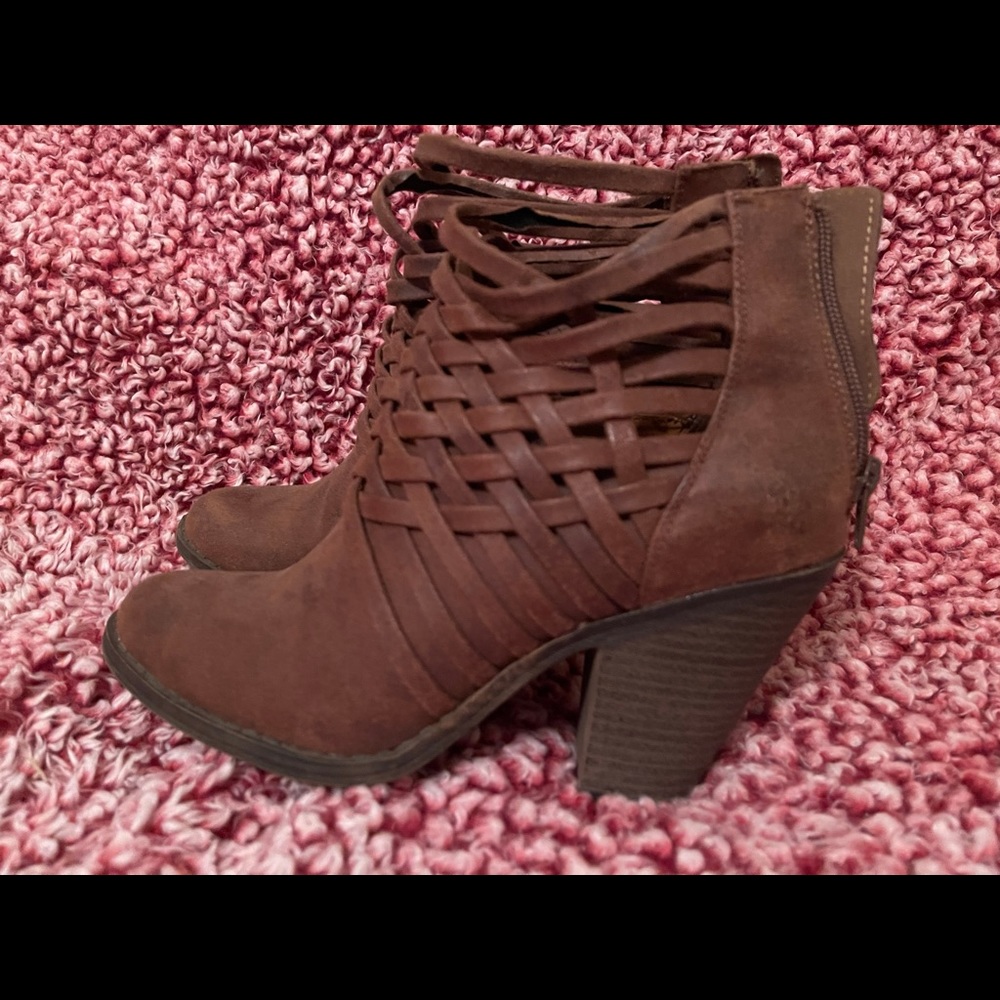 Fergalicious Booties - Picture 6 of 6